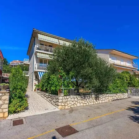 Four-bedroom In Ii