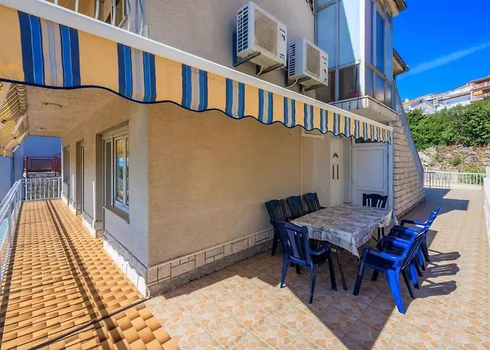 Four-bedroom In Ii Crikvenica