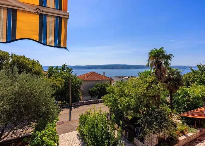 Four-bedroom In Ii Appartement *