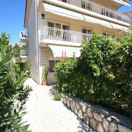 Apartment Four-bedroom In Ii