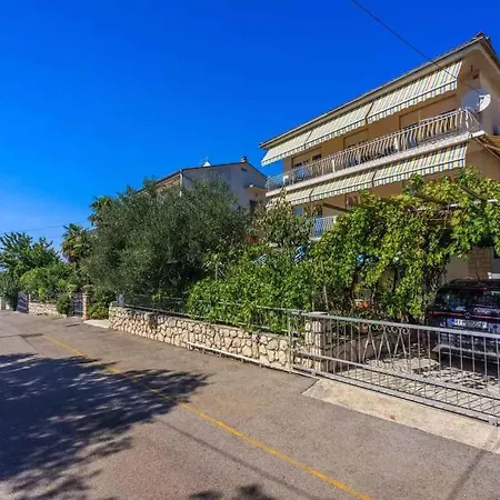 Four-bedroom In Ii *