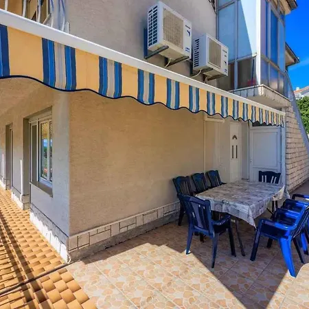 Four-bedroom In Ii Crikvenica