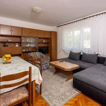Apartment Four-bedroom In Ii