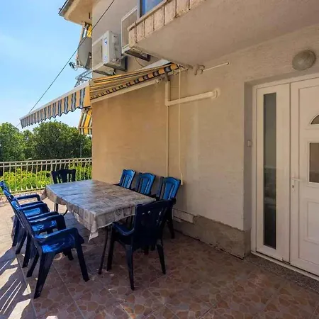 Four-bedroom In Ii *