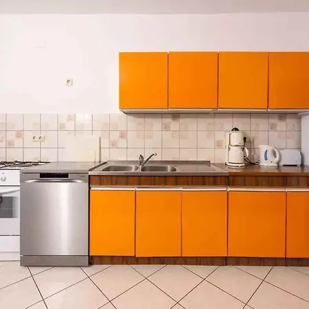 Four-bedroom In Ii Crikvenica