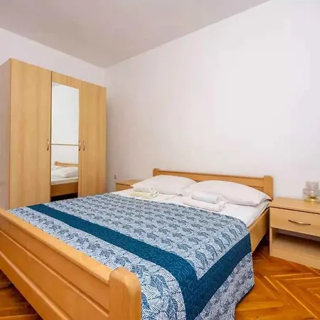 Four-bedroom In Ii Apartment