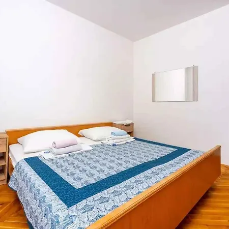 Apartment Four-bedroom In Ii